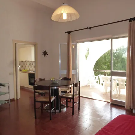 320 - Trilocale Al Primo Piano Al Taunus Con Portico Vista Mare E Barbecue Giardino- Climatizzato, Inclusa Nel Prezzo Numana