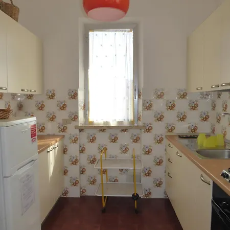 Apartment 320 - Trilocale Al Primo Piano Al Taunus Con Portico Vista Mare E Barbecue Giardino- Climatizzato, Inclusa Nel Prezzo